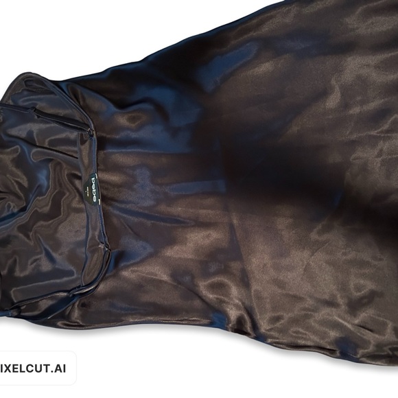 Bebe - Picture 3 of 5